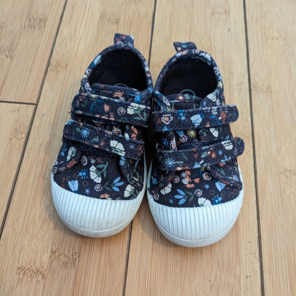 Cat and Jack little girl blue floral Velcro sneakers tennis shoes